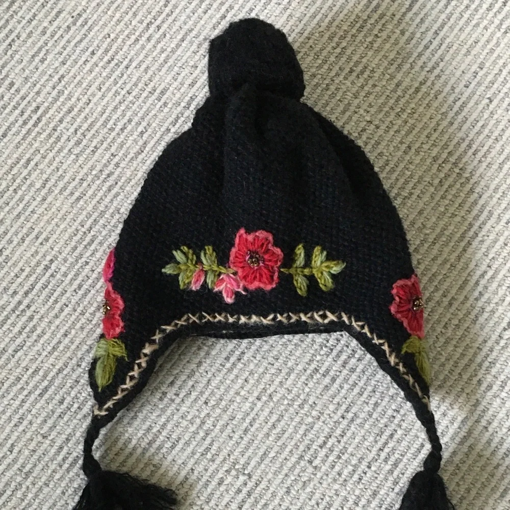 French Knot Marigold Earflap hat NEW - Picture 1 of 4